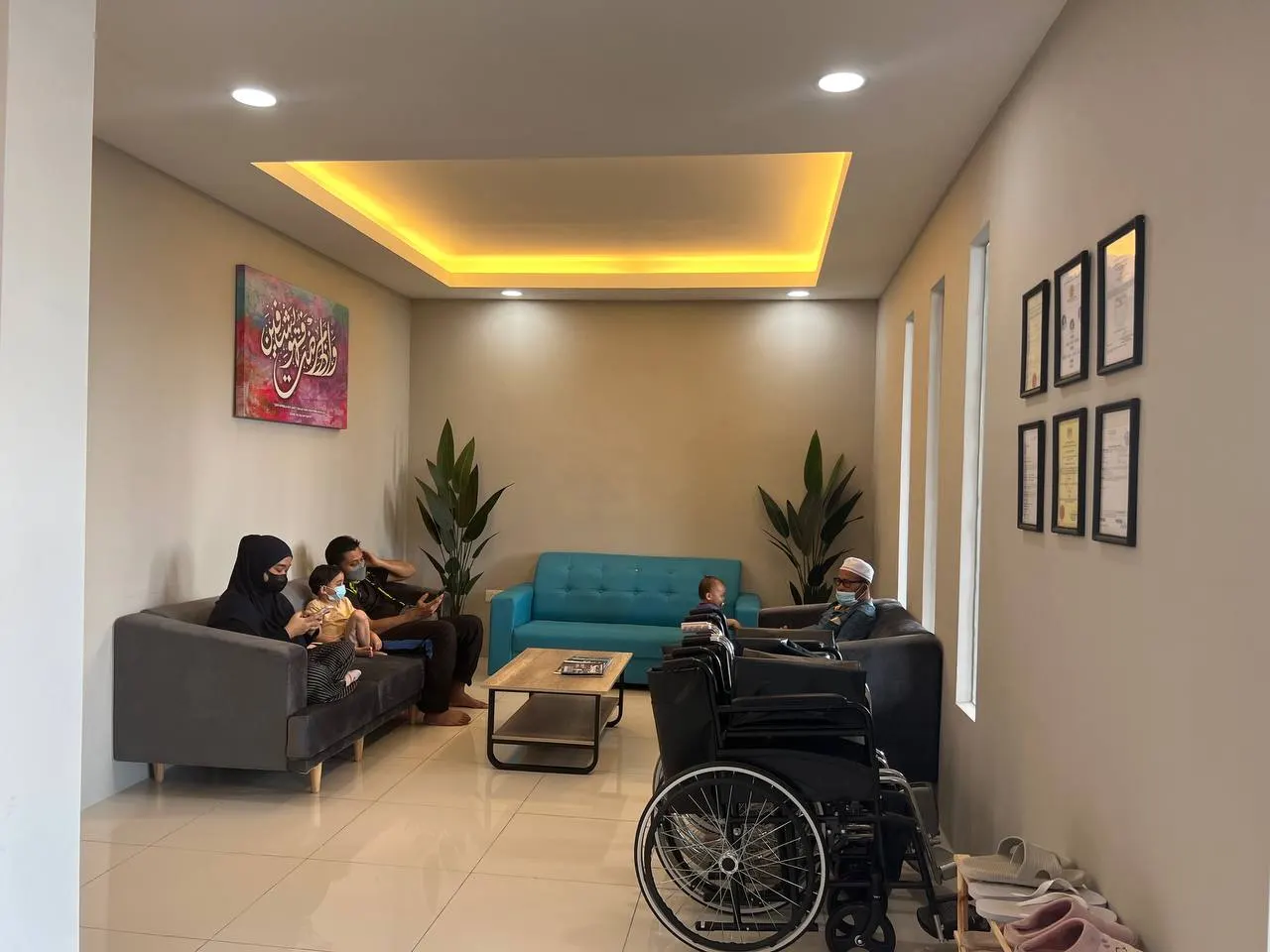 Ruang dalaman moden Klinik Primakasih