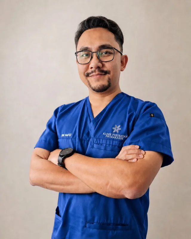 Potret Dr Abdul Hafiz Bin Abdul Rahman dalam uniform Primakasih.